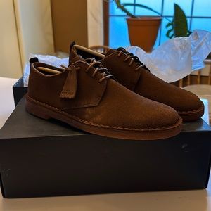 Clarks Original Desert London Men’s Cola Suede Oxfords